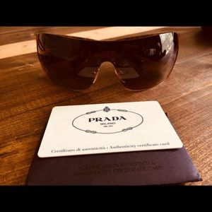 🆕 Prada Stylish Sunglasses